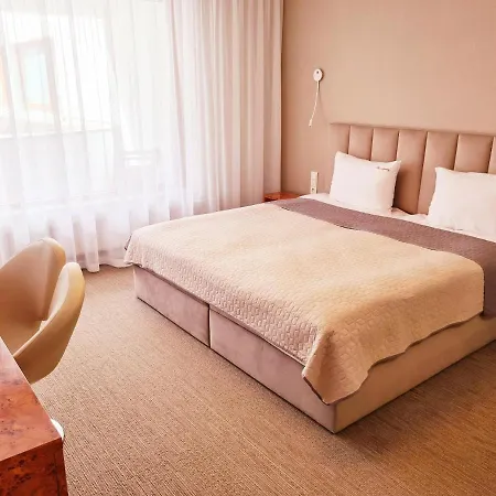 Royal Tulip Apartment *
